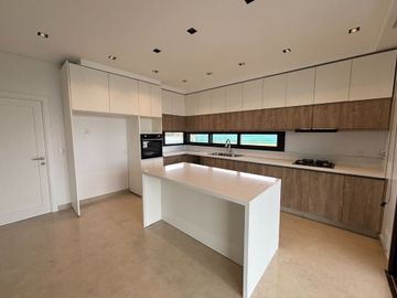 Excelente Casa en Barrio Marinas Puertos Escobar