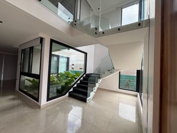 Excelente Casa en Barrio Marinas Puertos Escobar