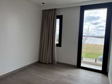 Excelente Casa en Barrio Marinas Puertos Escobar