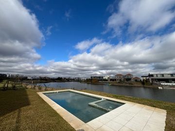 Excelente Casa en Barrio Marinas Puertos Escobar
