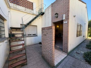 VENTA CASA 5 AMB MULTIFAMILIAR