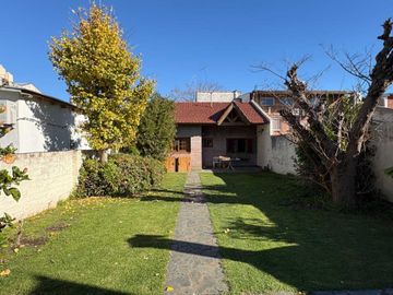 VENTA CASA 5 AMB MULTIFAMILIAR