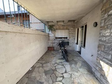 VENTA CASA 5 AMB MULTIFAMILIAR