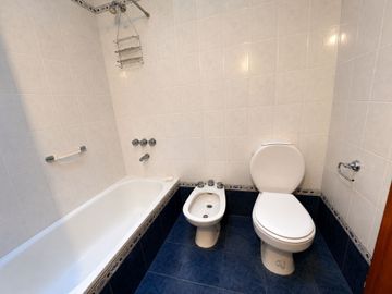 VENTA CASA 5 AMB MULTIFAMILIAR
