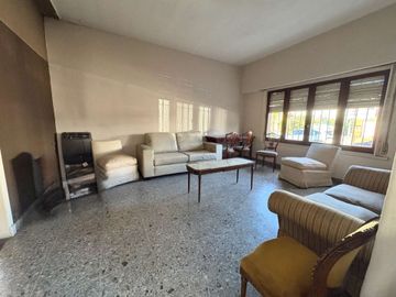VENTA CASA 5 AMB MULTIFAMILIAR
