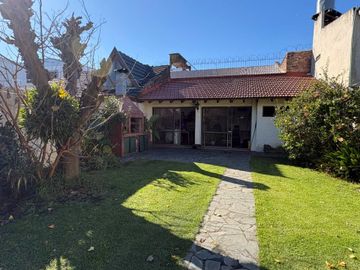 VENTA CASA 5 AMB MULTIFAMILIAR