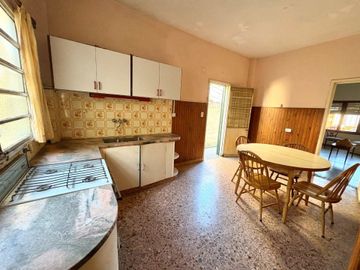 VENTA CASA 5 AMB MULTIFAMILIAR