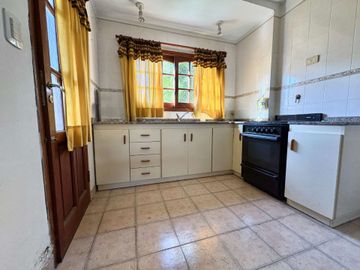 VENTA CASA 5 AMB MULTIFAMILIAR