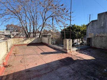 VENTA CASA 5 AMB MULTIFAMILIAR