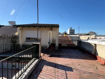 VENTA CASA 5 AMB MULTIFAMILIAR