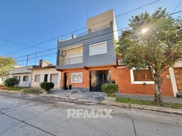 Venta Dpto 4 amb Primer Piso con Terraza Zarate