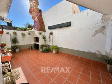 Venta Dpto 3 Amb con Patio y Cochera PB, Zarate