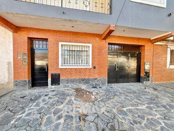 Venta Dpto 3 Amb con Patio y Cochera PB, Zarate