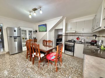 Venta Dpto 3 Amb con Patio y Cochera PB, Zarate
