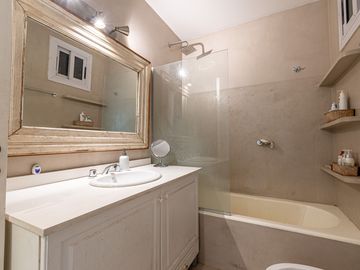 Piso alto - 3 Amb. con balcón al frente - 98 m²