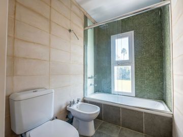 CASA EN VENTA 6 AMBIENTES EN B.C. EL RODAL CANNING