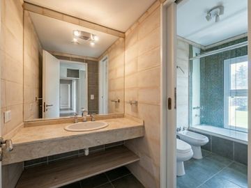 CASA EN VENTA 6 AMBIENTES EN B.C. EL RODAL CANNING