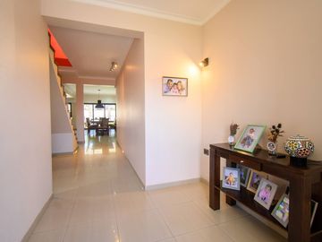 CASA A LA VENTA URQUIZA