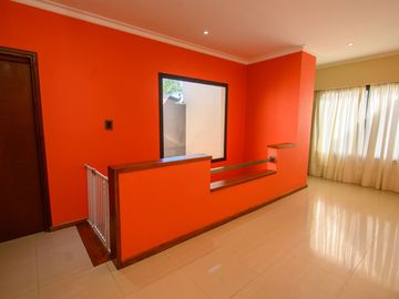 CASA A LA VENTA URQUIZA