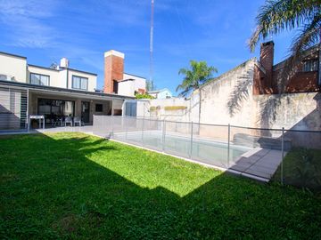 CASA A LA VENTA URQUIZA