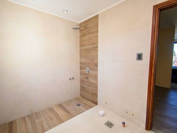 CASA A LA VENTA URQUIZA
