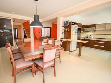 CASA A LA VENTA URQUIZA