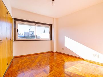 2 AMBIENTES SEMIPISO BALCON TERRAZA APTO CREDITO