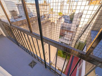 2 AMBIENTES SEMIPISO BALCON TERRAZA APTO CREDITO