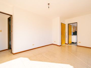 2 AMBIENTES SEMIPISO BALCON TERRAZA APTO CREDITO