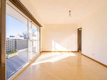 2 AMBIENTES SEMIPISO BALCON TERRAZA APTO CREDITO