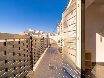 2 AMBIENTES SEMIPISO BALCON TERRAZA APTO CREDITO