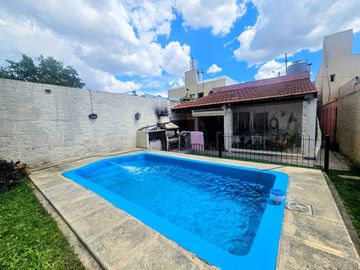 CASA EN VENTA 3 AMB VILLA BALLESTER PILETA TERRAZA