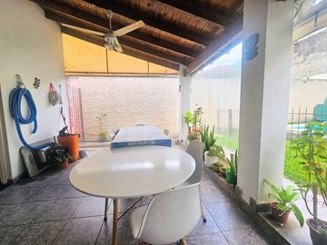 CASA EN VENTA 3 AMB VILLA BALLESTER PILETA TERRAZA