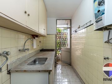 VENTA LUMINOSO Y FUNCIONAL DEPTO 3 AMB EN LA BOCA