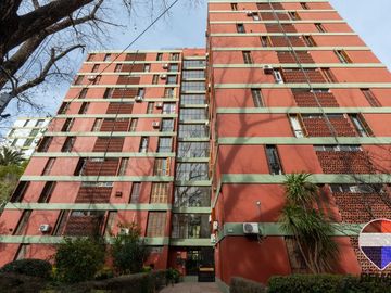 VENTA LUMINOSO Y FUNCIONAL DEPTO 3 AMB EN LA BOCA