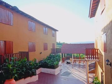 VENTA DOS CASAS Y CUATRO DUPLEX SIQUIMAN