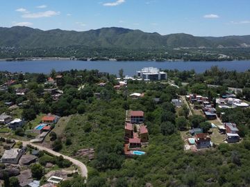 VENTA DOS CASAS Y CUATRO DUPLEX SIQUIMAN