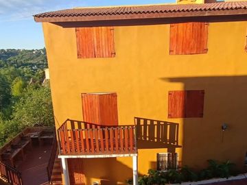 VENTA DOS CASAS Y CUATRO DUPLEX SIQUIMAN