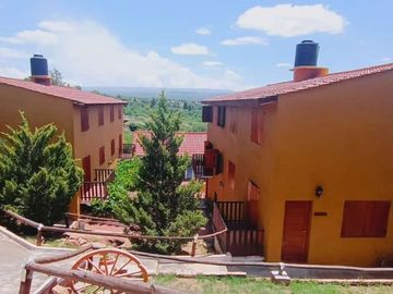 VENTA DOS CASAS Y CUATRO DUPLEX SIQUIMAN
