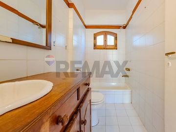 Venta semi piso 3 amb c doble balcón. Caballito