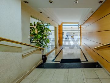 Venta semi piso 3 amb c doble balcón. Caballito