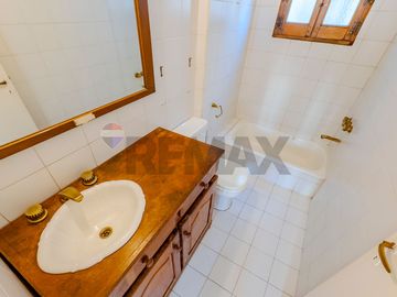 Venta semi piso 3 amb c doble balcón. Caballito