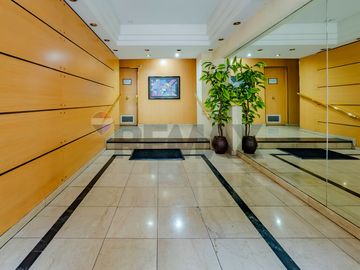 Venta semi piso 3 amb c doble balcón. Caballito