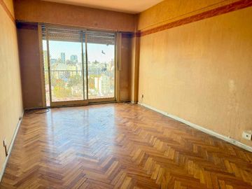VENTA DPTO. 3 AMB. PISO ALTO CON BALCÓN SAAVEDRA.