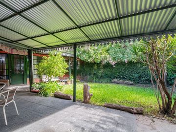 VENTA CASA 3 AMBIENTES C/ JARDIN JOSE LEON SUAREZ
