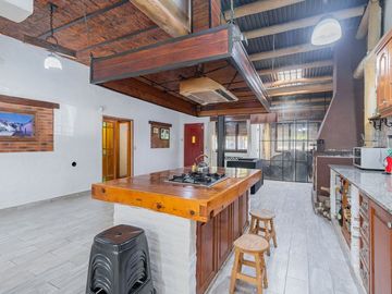 VENTA CASA 3 AMBIENTES C/ JARDIN JOSE LEON SUAREZ