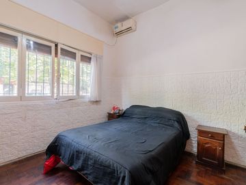 VENTA CASA 3 AMBIENTES C/ JARDIN JOSE LEON SUAREZ