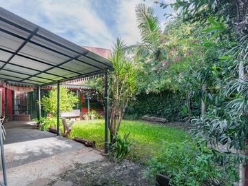 VENTA CASA 3 AMBIENTES C/ JARDIN JOSE LEON SUAREZ