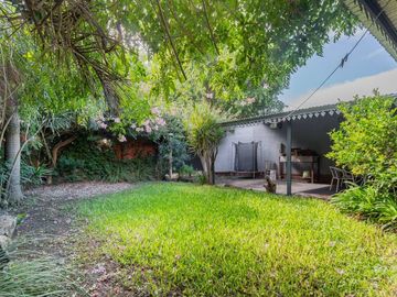 VENTA CASA 3 AMBIENTES C/ JARDIN JOSE LEON SUAREZ