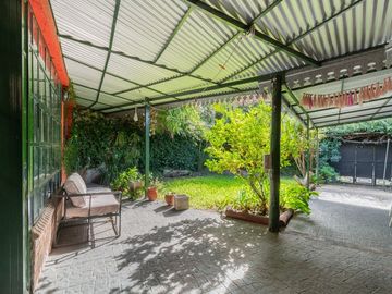 VENTA CASA 3 AMBIENTES C/ JARDIN JOSE LEON SUAREZ